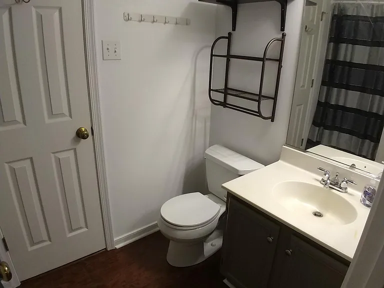 Upstairs full bath