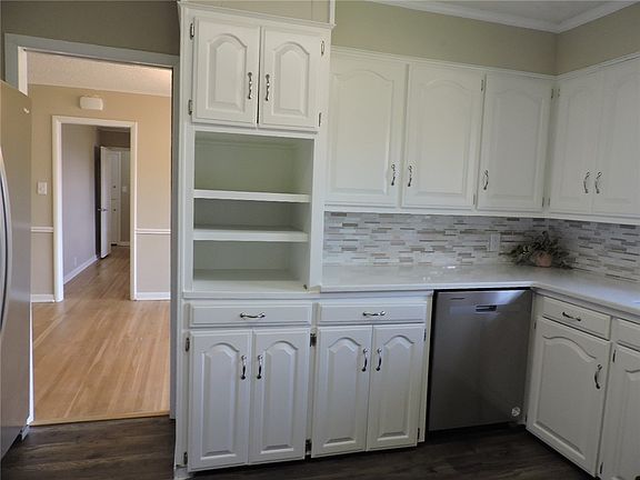 3rd image of 720 N 9th St