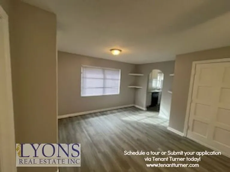 2310 Deborah Dr — Photo 6