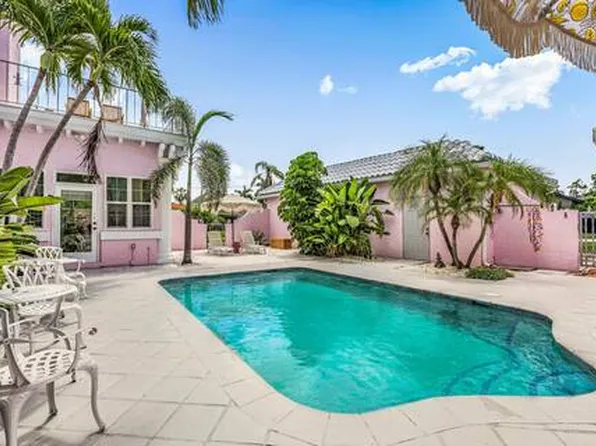 7706 Westmoreland Dr, Sarasota, FL 34243