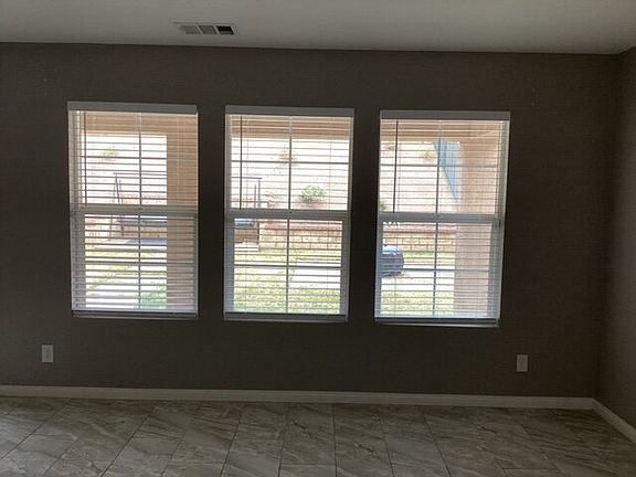 4th image of 2520 Mulberry Ln