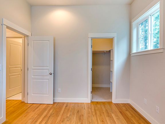 5th image of 1246 Shanti Ln NE