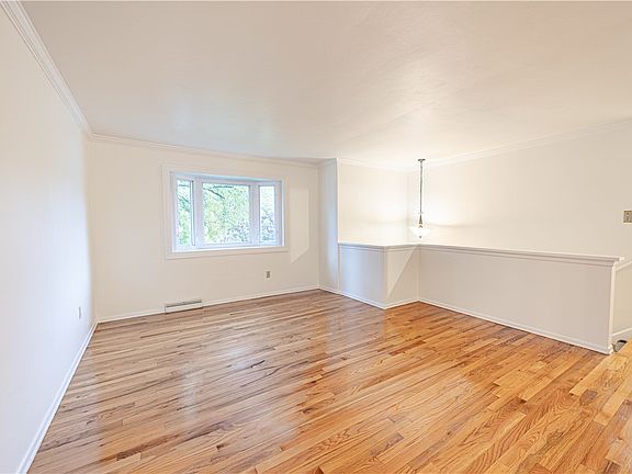 3rd image of 344 Springwood Dr