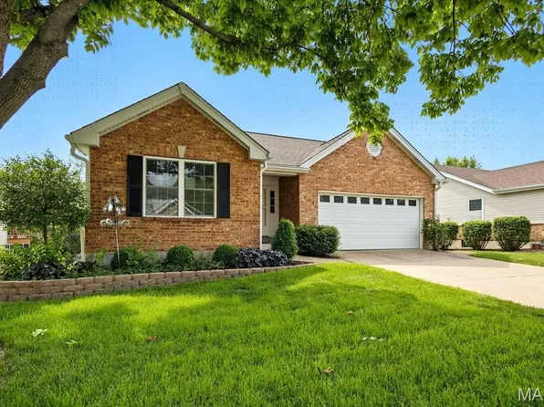 933 Claybend Dr, Ballwin, MO 63011