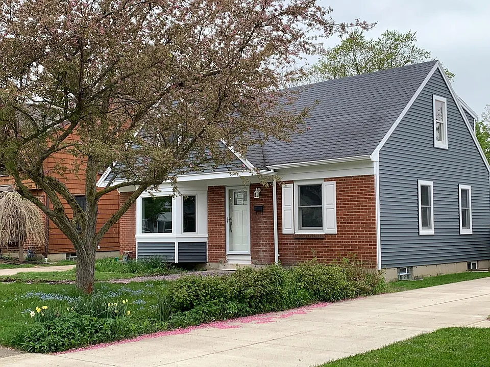 83 Sharon Ave