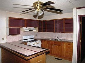 4th image of 1305 Hickory Ave