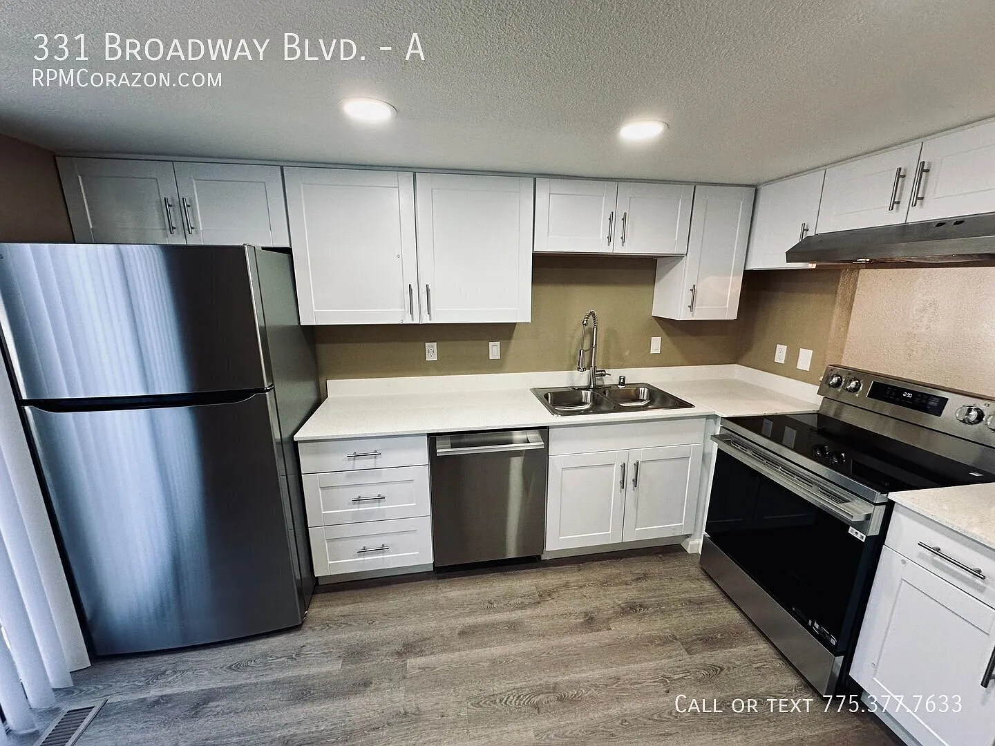 Fully updated 2 bed 2.5 bath townhouse w/ AC ! — Photo 1