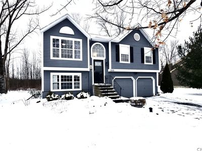 5122 Old Barn Rd, Clay, NY, 13041