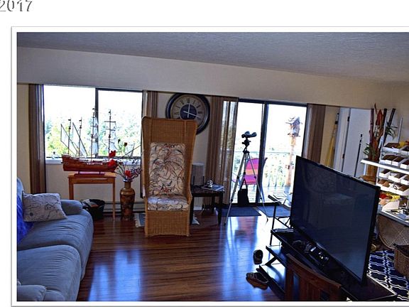 5th image of 3810 NW Shore View Dr