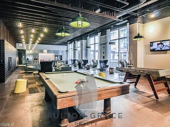 4th image of 854 S Clark St #726