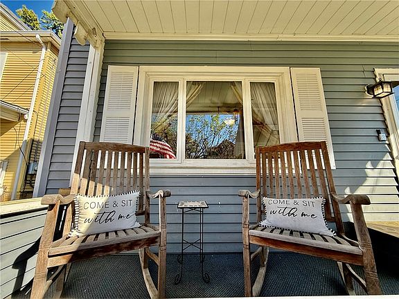 5th image of 223 N Elm St