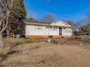 3 Windmill Dr, Wellford, SC 29385