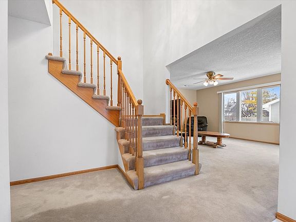 3rd image of 1401 NW Parkridge Pl