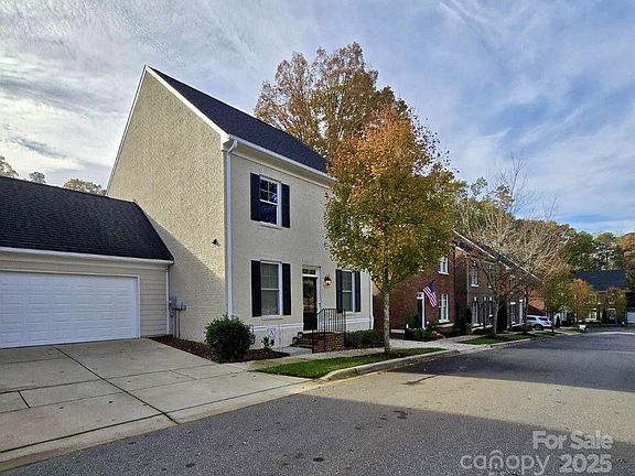 4th image of 548 Summerfield Pl