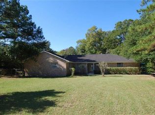 125 White Oak Dr N, New Caney, TX 77357