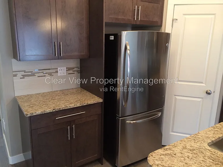 264 Sunridge Rd W — Photo 8