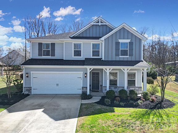 3rd image of 3228 Elmwood Dr