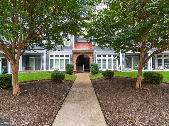 3rd image of 1136 Lake Heron Dr #2A