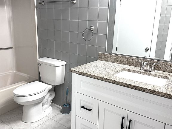 4th image of 7202 Mansions Dr Unit J3-1