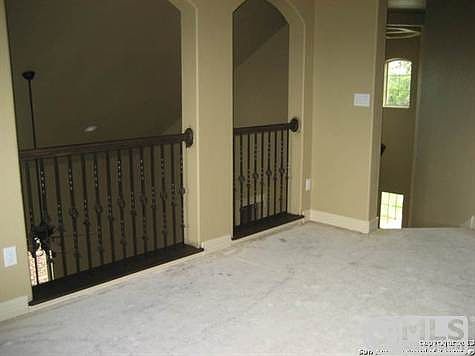 5th image of 810 Grove Bnd