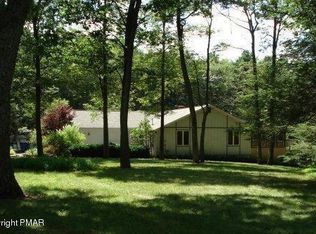 929 Elmwood Ln, Saylorsburg, PA 18353