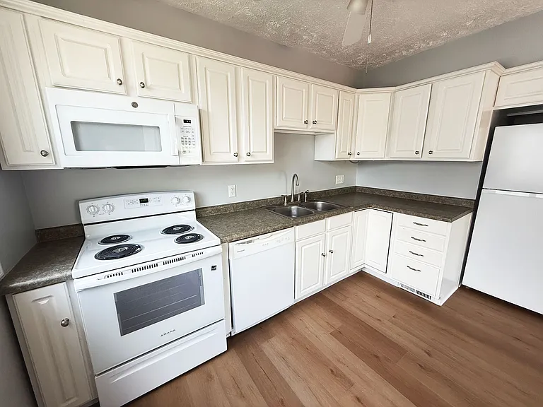 4422 Pacific St — Photo 14