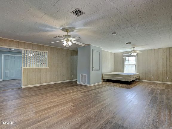 5th image of 1 Gayle Dr