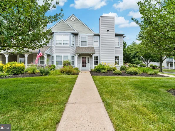 904 Sweetwater Dr, Cinnaminson, NJ 08077