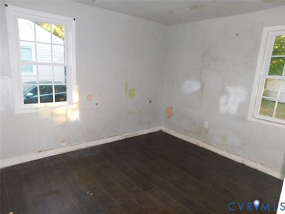 5th image of 23 S Burch St