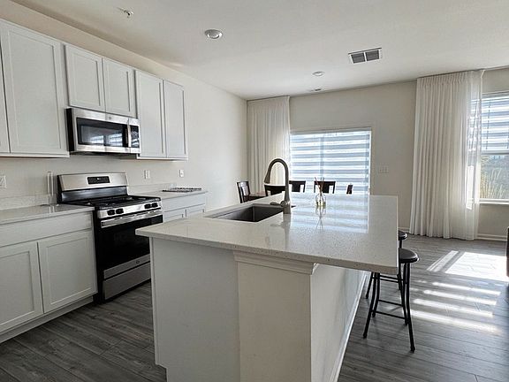 4th image of 1052 Alluvial Way