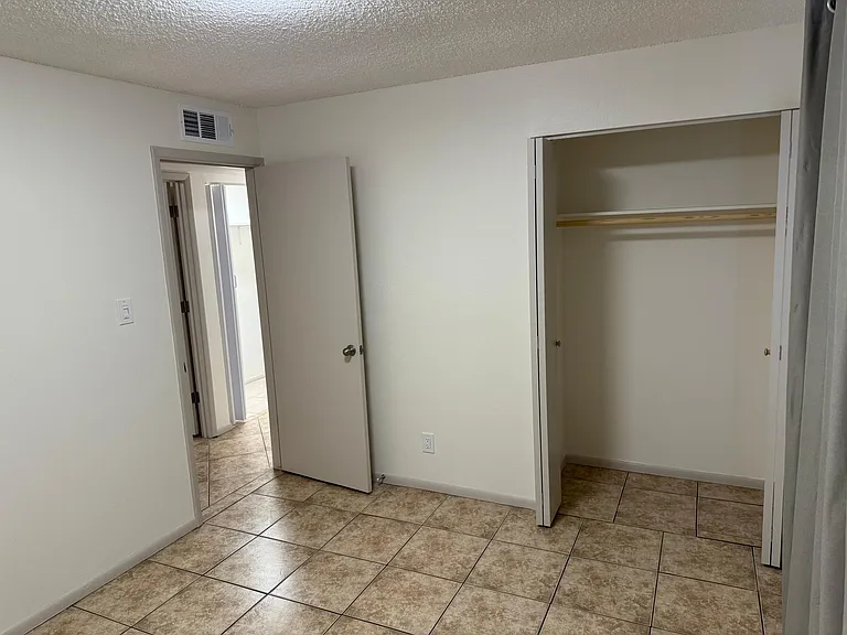1214 W Manhatton Dr — Photo 25