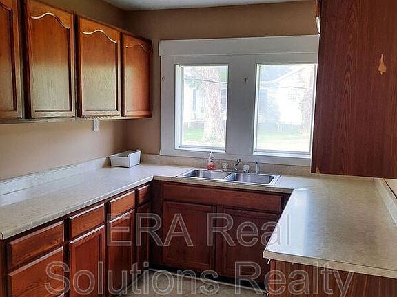 5th image of 215 Chillicothe Ave