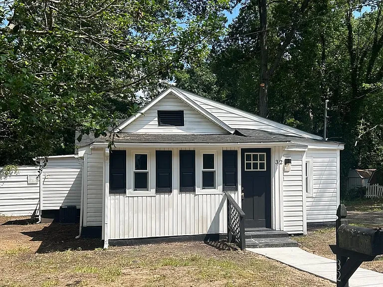 32 Clementon Ave — Photo 1