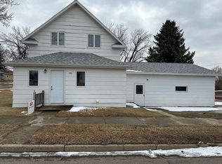 221 E Walnut Ave, Linton, ND 58552