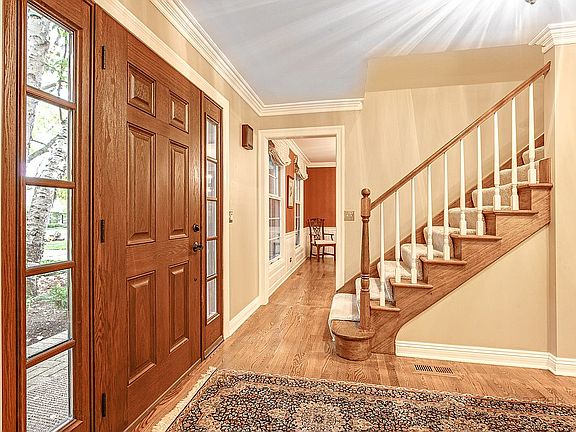 5th image of 800 Interlaken Ln