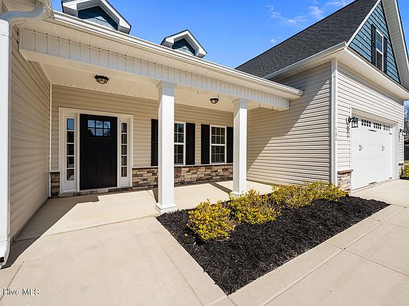 4th image of 584 White Shoal Way