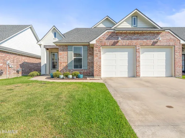 231 Whispering Meadows Rd, Broussard, LA 70518