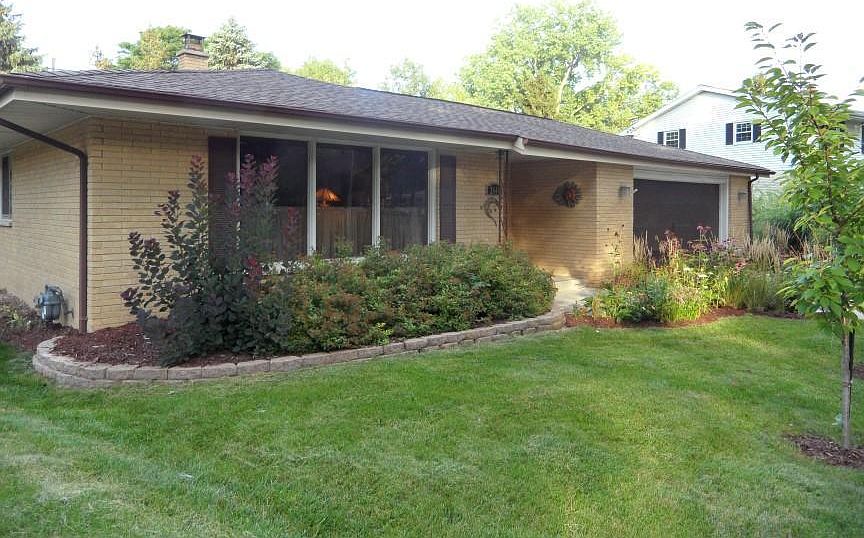 1st image of 2648 S Seymour Pl
