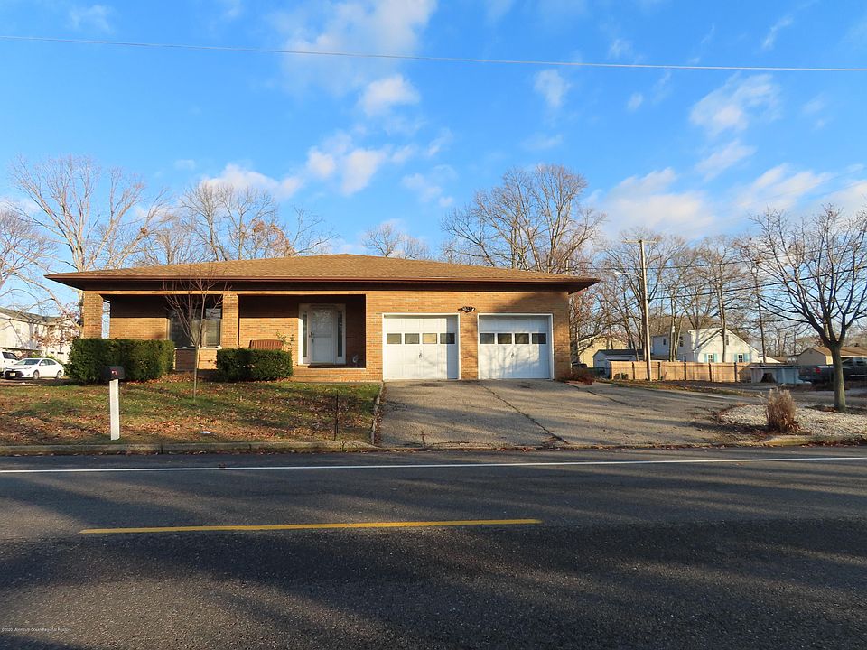 1st image of 555 Coolidge Ave
