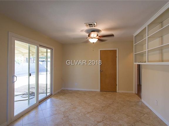 4th image of 986 El Camino Way