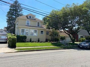 34 Regent St, Valley Stream, NY 11580