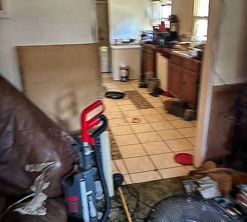 5th image of 210 Washington St