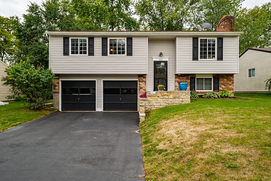 831 W Martindale Rd photo 1