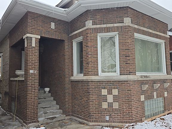 3rd image of 8216 S Rhodes Ave