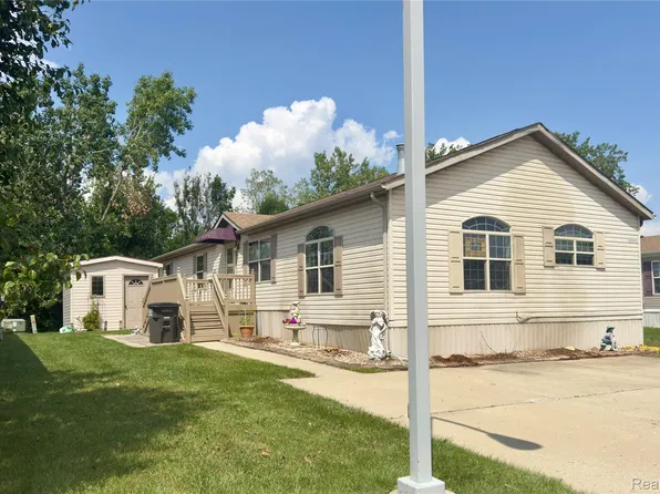 2147 Zack Ridge Dr, Newport, MI 48166