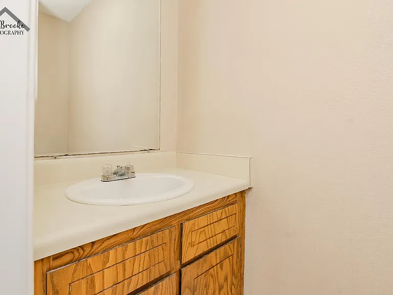 1215 N Pacific Ave — Photo 12