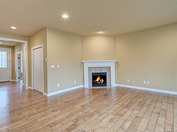4th image of 6505 86th Ave W