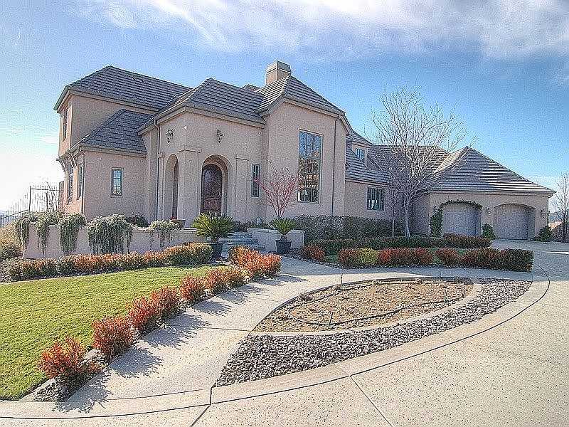 1st image of 421 Jordan Ct