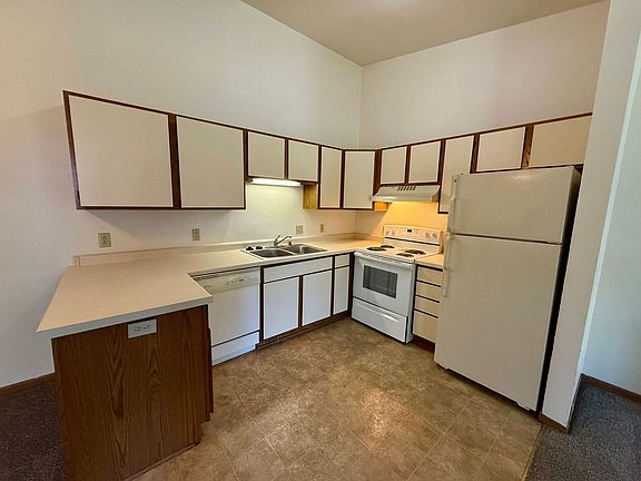 2nd image of 242 W 4th St #3