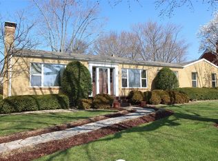 10715 Tesshire Dr, Saint Louis, MO 63123
